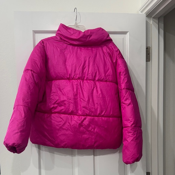 Old Navy Fuchsia Puffer Jacket Never Worn - Picture 4 of 4